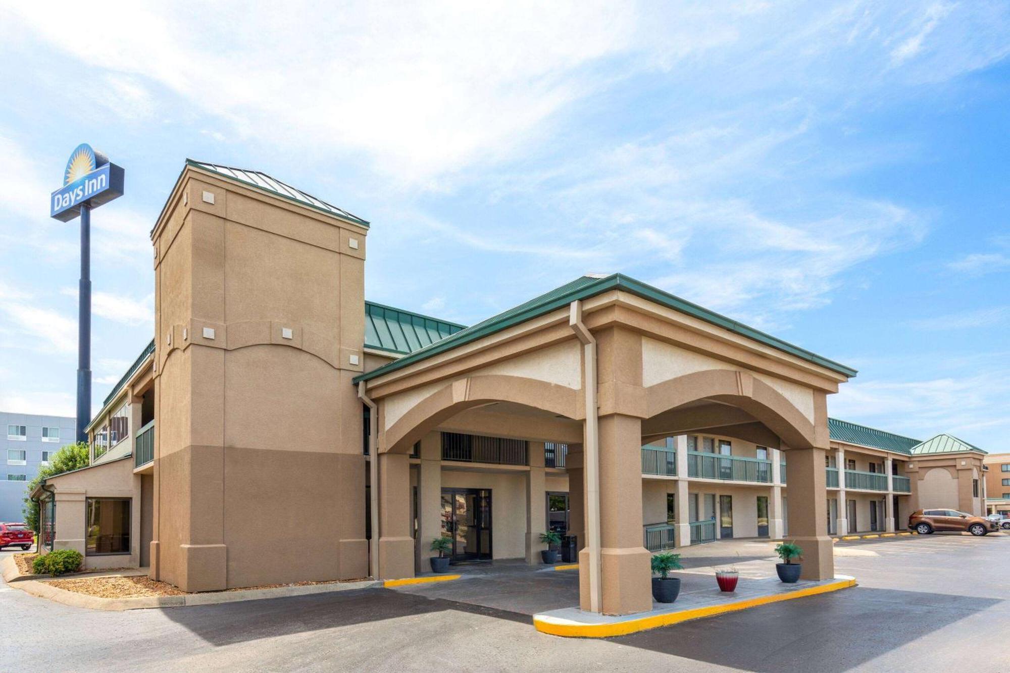 Days Inn By Wyndham Clarksville North Exit 4 Exterior photo